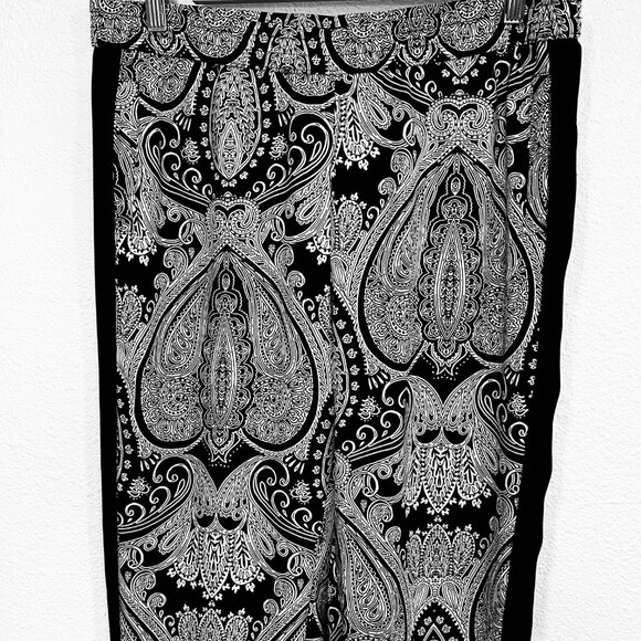 Chicos Size 1 /US Size 8 Pull On Pants Elastic Waist Black White Paisley Pockets - Picture 9 of 11